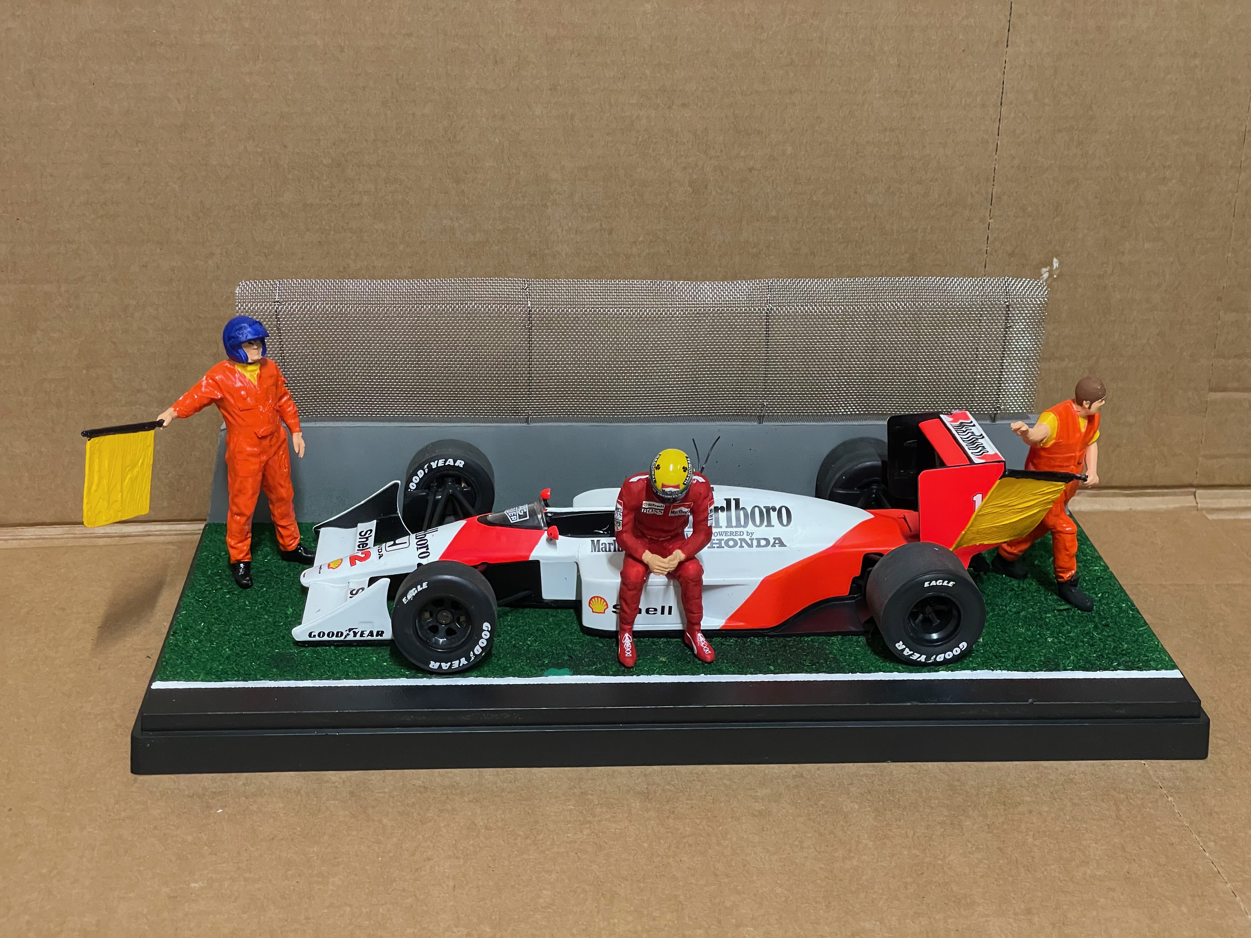Senna McLaren MP4/4 GP Monza Crash Diorama