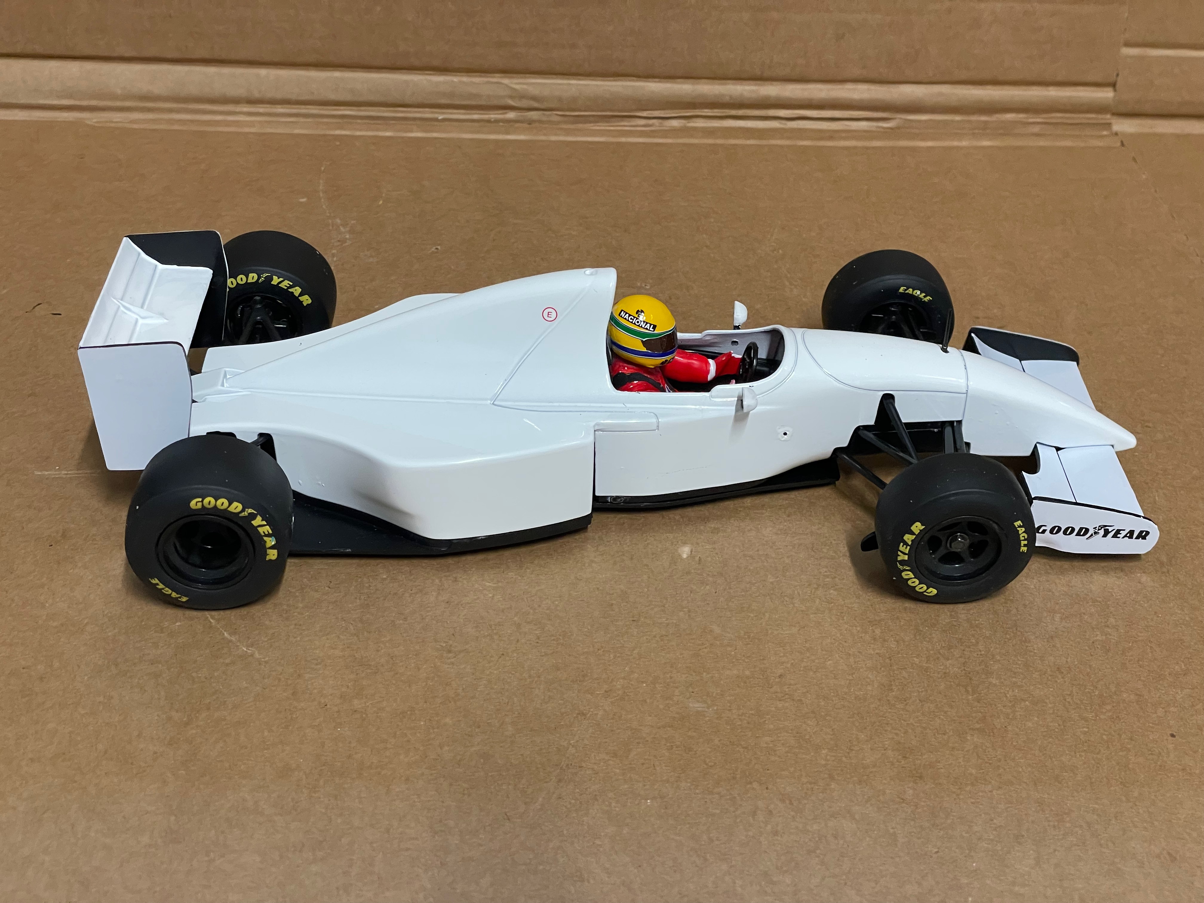 Senna McLaren MP4/8b Lamborghini-Engine-Test