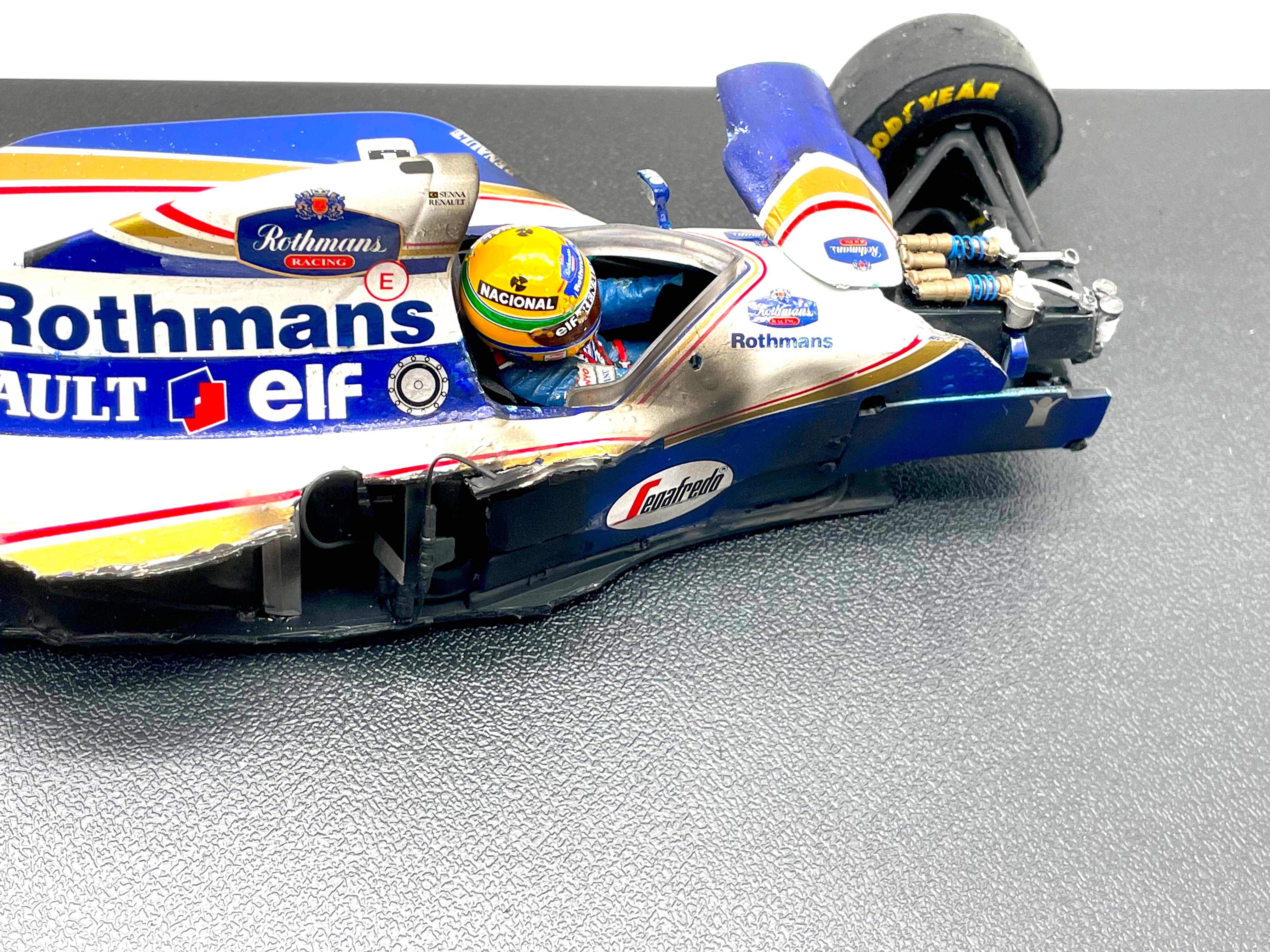 Senna Williams FW16 GP Imola Crash